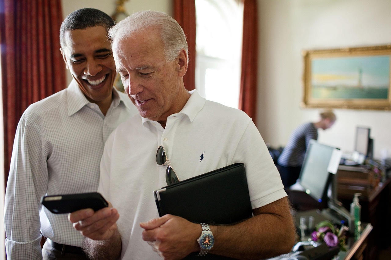 MSM Reconstruction: barack obama, iphone, smile, relaxed, technology, business, computer, keyboard, ephone, portable, tablet, desk, businessmen, screens, pc, president of the united states, and, joe biden vice president, oval office, united states, white house, man, person, woman, secretary, communication, transaction, business man, barack obama, barack obama, business, businessmen, white house, secretary, transaction, business man, business man, business man, business man, business man